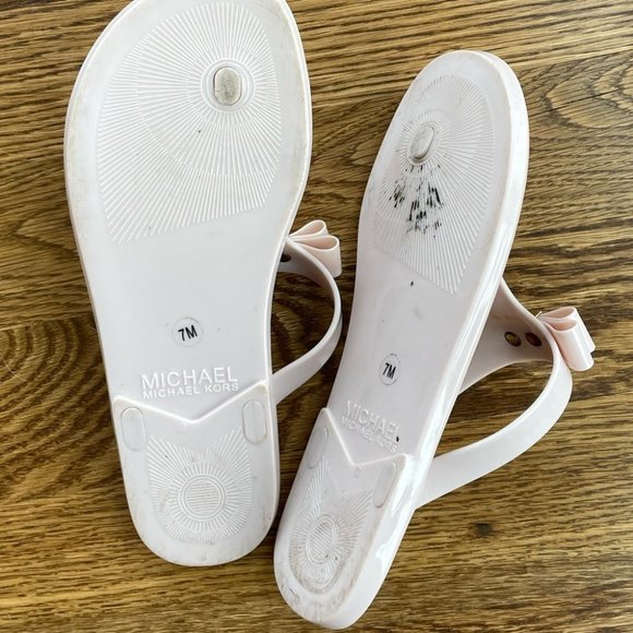 Michael Kors blush pink bow jelly thong flip flop sandal gold logo in size 7 - Picture 10 of 12